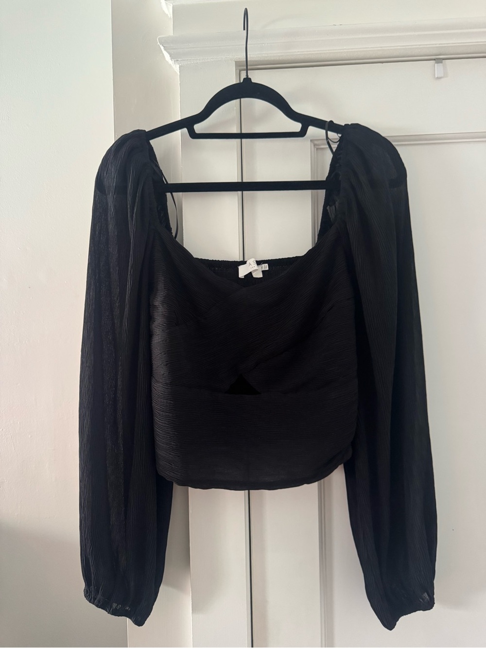 Astr Black Puff-Sleeve Square Neck Blouse